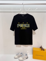 人気急上昇 2026 フェンディ 新作 半袖Tシャツ 偽物