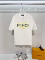 【即発】★  2026 フェンディ 新作 半袖Tシャツ コピー