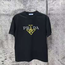完売前に！2026 プラダ 新作 半袖Tシャツ 偽物