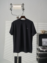 完売必至 2026 プラダ 新作 半袖Tシャツ 偽物
