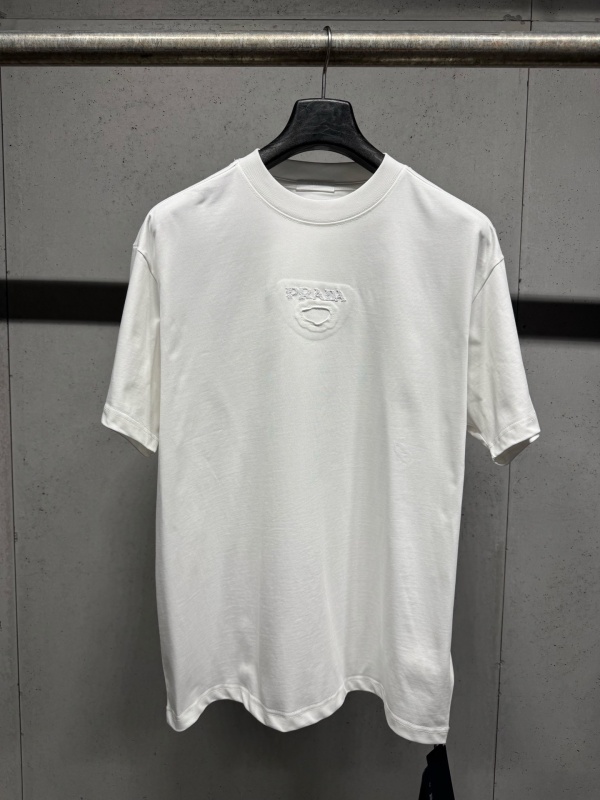 注目アイテム♡ 2026 プラダ 新作 半袖Tシャツ スーパーコピー