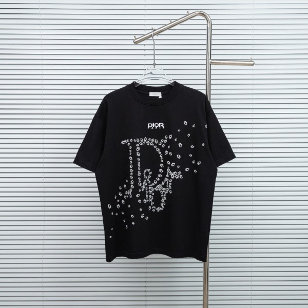 争奪戦 2026 ディオール 新作 半袖Tシャツ 偽物