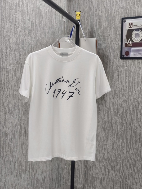 注目度抜群！2026 ディオール 新作 半袖Tシャツ 偽物