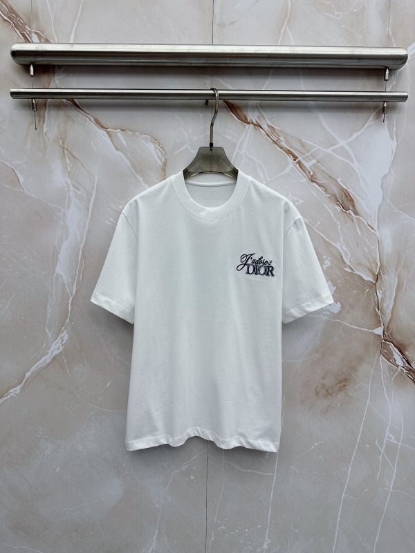 肌触り最高な 2026 ディオール 新作 半袖Tシャツ 偽物