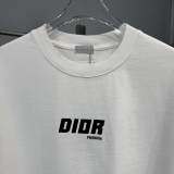 世界中で大人気♪ 2026 ディオール 新作 半袖Tシャツ 偽物