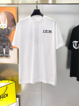 日本未入荷 2026 ディオール 新作 半袖Tシャツ 偽物