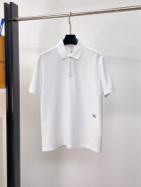 即発送！2026 バーバリー 新作 半袖Tシャツ 偽物