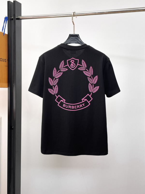 完売必至 2026 バーバリー 新作 半袖Tシャツ スーパーコピー