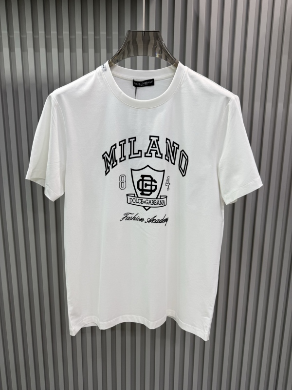【即発】★ 2026 ドルチェ&ガッバーナ 新作 半袖Tシャツ 偽物
