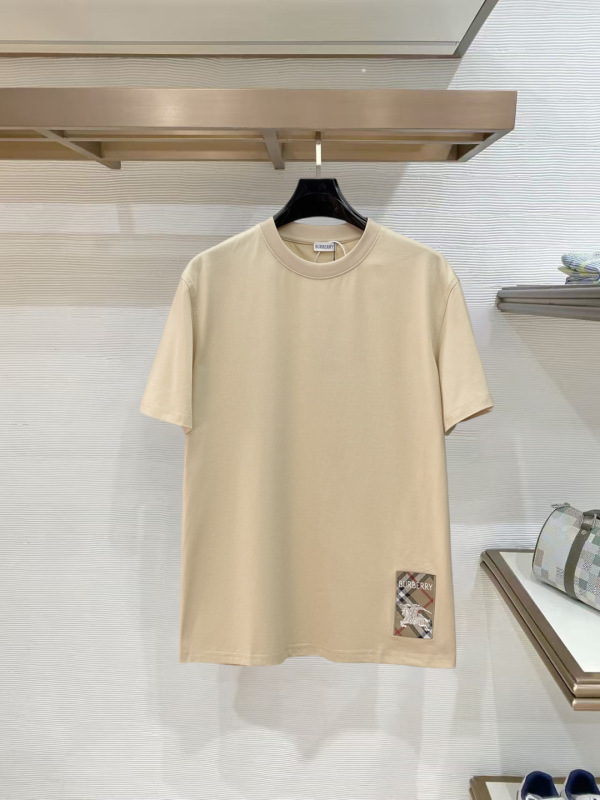 完売前に！2026 バーバリー 新作 半袖Tシャツ スーパーコピー