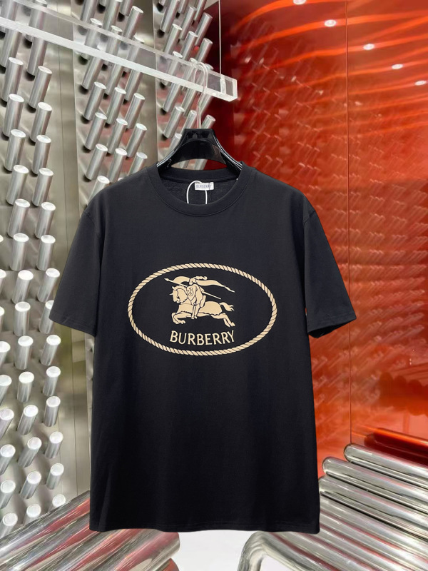 完売必至 2026 バーバリー 新作 半袖Tシャツ 偽物
