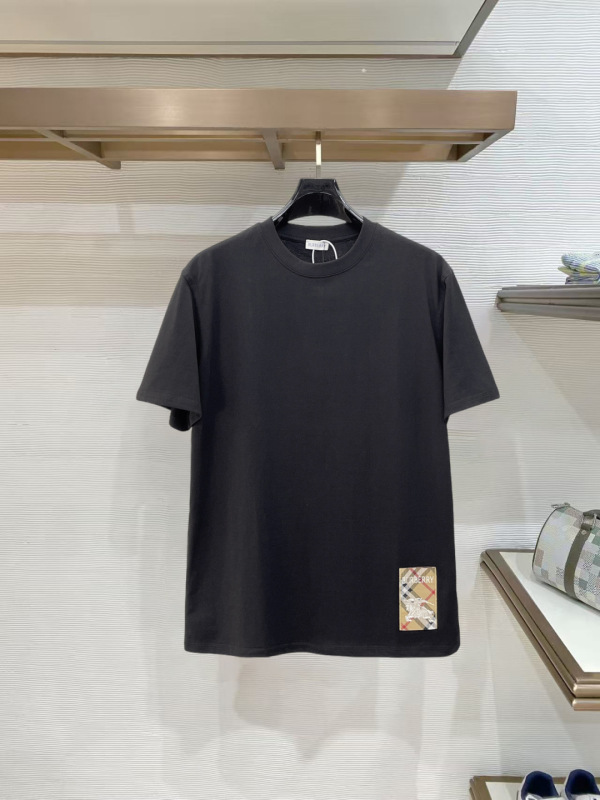 最安値挑戦 2026 バーバリー 新作 半袖Tシャツ 偽物
