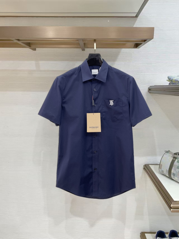 人気急上昇新作 2026 バーバリー 新作 半袖Tシャツ コピー