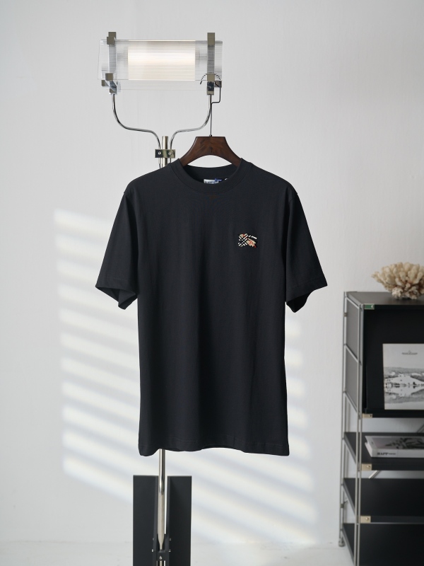 即発送！2026 バーバリー 新作 半袖Tシャツ 偽物