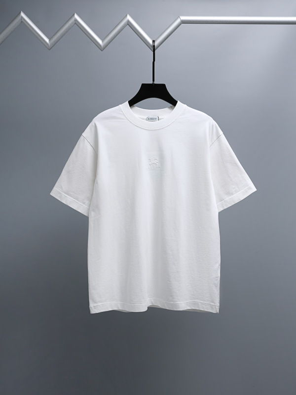 超希少！2026 バーバリー 新作 半袖Tシャツ コピー
