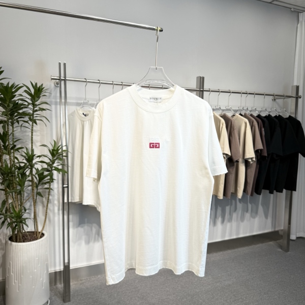 日本未入荷 2026 ジバンシー 新作 半袖Tシャツ スーパーコピー