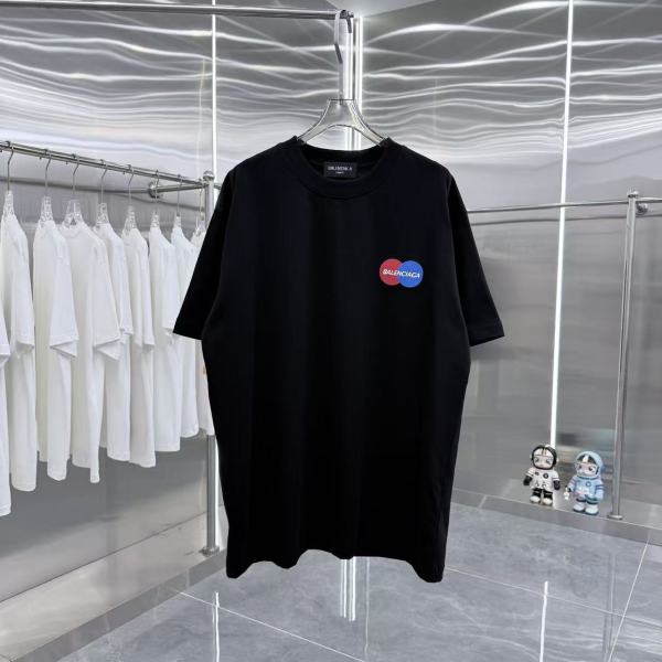 激安価格！ 2026 バレンシアガ 新作 半袖Tシャツ コピー