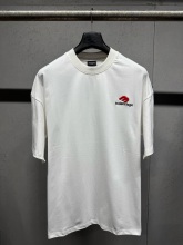 注目アイテム♡ 2026 バレンシアガ 新作 半袖Tシャツ 偽物