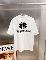 注目度抜群！ 2026 バレンシアガ 新作 半袖Tシャツ コピー