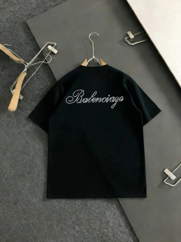 売上総額１位！ 2026 バレンシアガ 新作 半袖Tシャツ スーパーコピー