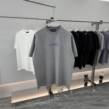 人気爆発☆  2026 バレンシアガ 新作 半袖Tシャツ 偽物