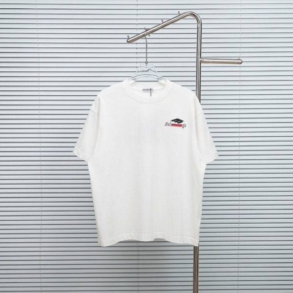 すぐ届く 2026 バレンシアガ 新作 半袖Tシャツ 偽物