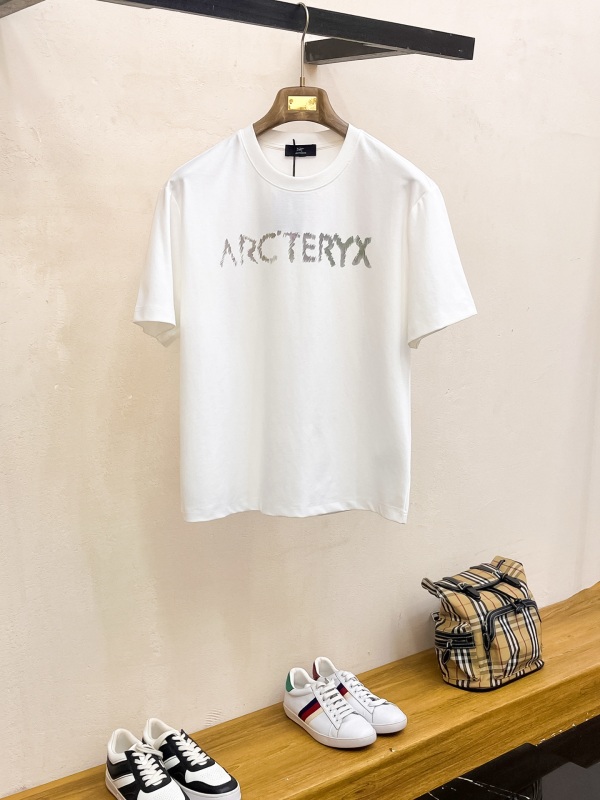 注目アイテム♡ 2026 アークテリクス 新作 半袖Tシャツ 偽物