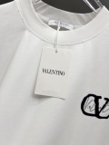 お洒落 2026 ヴァレンティノ 新作 半袖Tシャツ 偽物