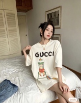 入手困難！ 2026 グッチ 新作 半袖Tシャツ 偽物