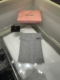 【大特価】 2026 ミュウミュウ 新作 半袖Tシャツ 偽物