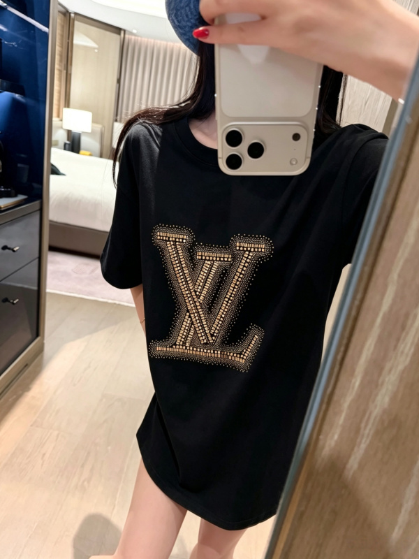 ☆超人気☆ 2026 ルイヴィトン 新作 半袖Tシャツ 偽物