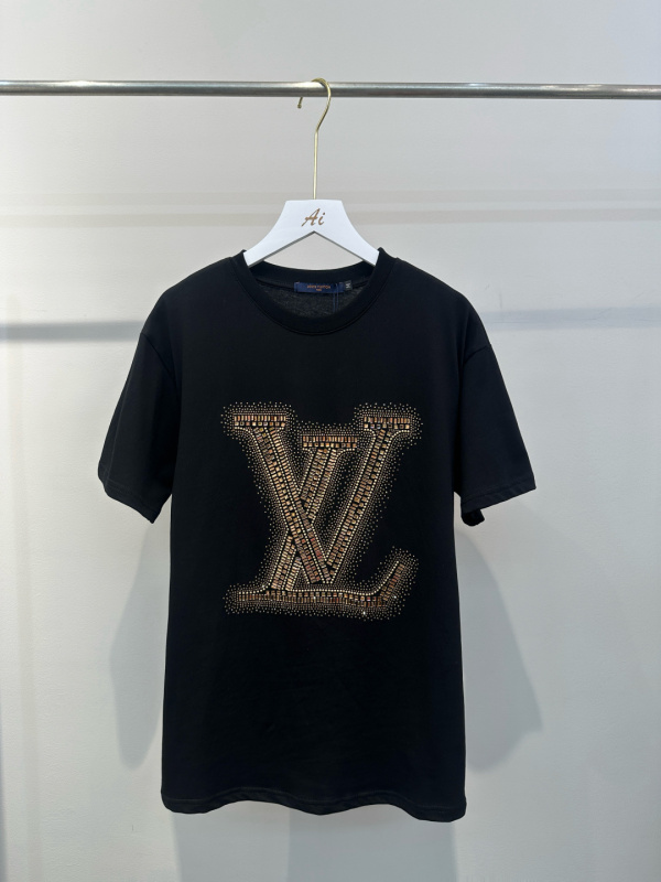 一目惚れ♪ 2026 ルイヴィトン 新作 半袖Tシャツ コピー 2色
