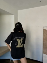 人気No1 2026 ルイヴィトン 新作 半袖Tシャツ 偽物