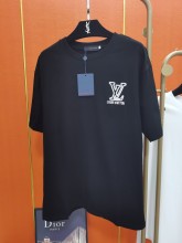 人気急上昇新作 2026 ルイヴィトン 新作 半袖Tシャツ コピー