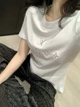 累積売上総額第１位！2026 ルイヴィトン 新作 半袖Tシャツ 偽物