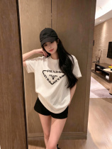 定番人気！ 2026 プラダ 新作 半袖Tシャツ 偽物
