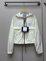 ☆超人気☆ 2026 プラダ 新作 日焼け止め服 コピー