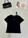 目を惹くカラー 2026 プラダ 新作 半袖Tシャツ 偽物