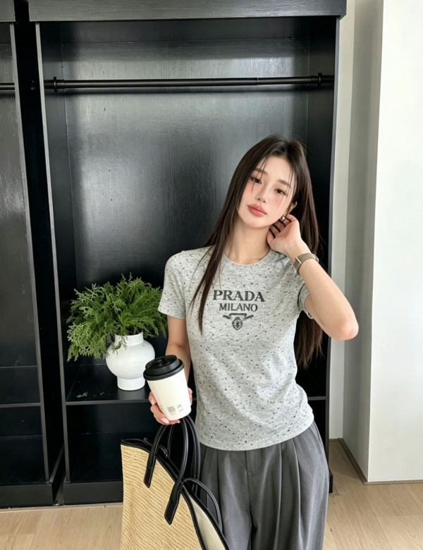 人気No1 2026 プラダ 新作 半袖Tシャツ スーパーコピー 2色