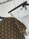 争奪戦 2026 フェンディ 新作 半袖Tシャツ スーパーコピー