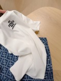 超希少！2026 フェンディ 新作 半袖Tシャツ 偽物