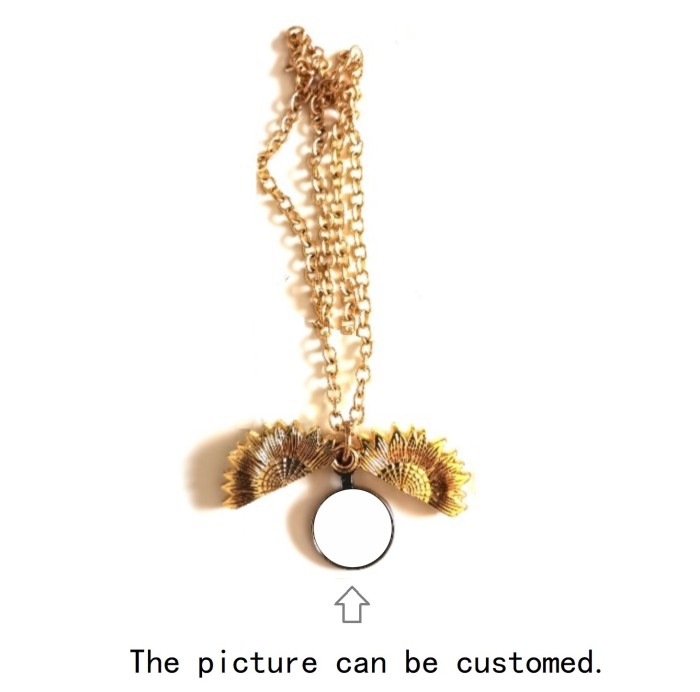 Pretty golden chain necklace encrusted with custom photoprint