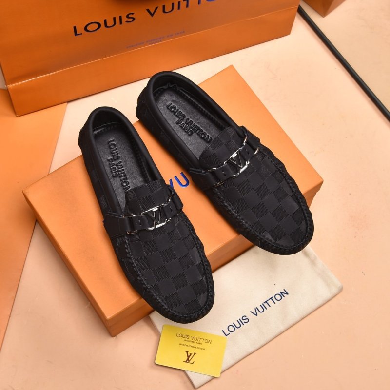 LV spring/summer 2021 counter Gloria series Monogram embossing and other exquisite craftsmanship details to show the elegant style of the classic driving slip-on casual shoes