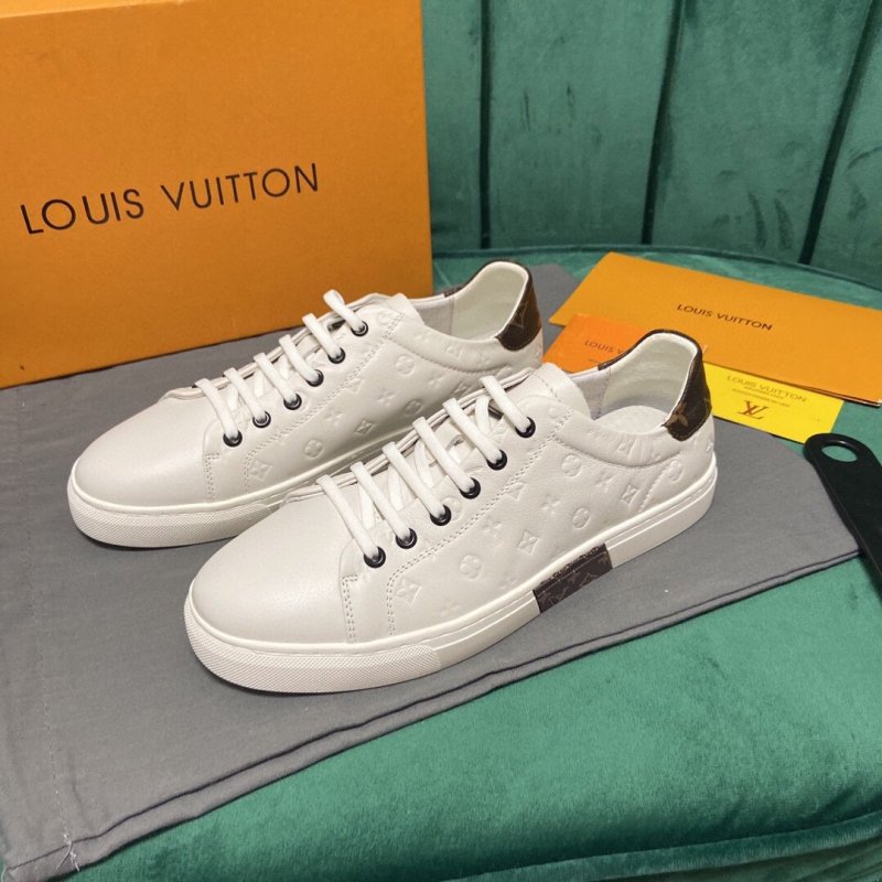 LV Men's Comfortable Casual Shoes Go with Small White Shoes