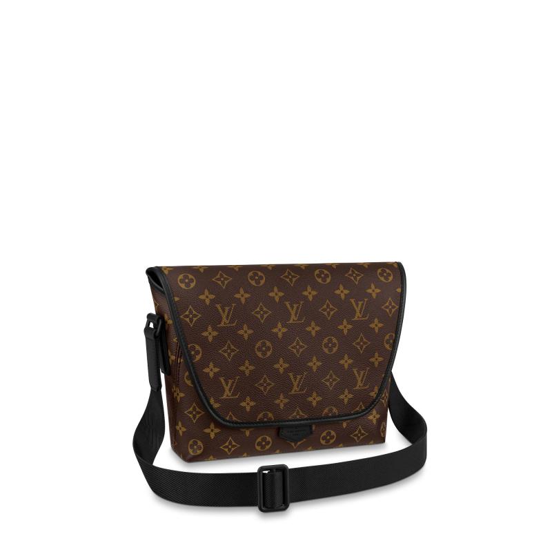 Louis Vuitton men's messenger bag and shoulder bag LV M45557