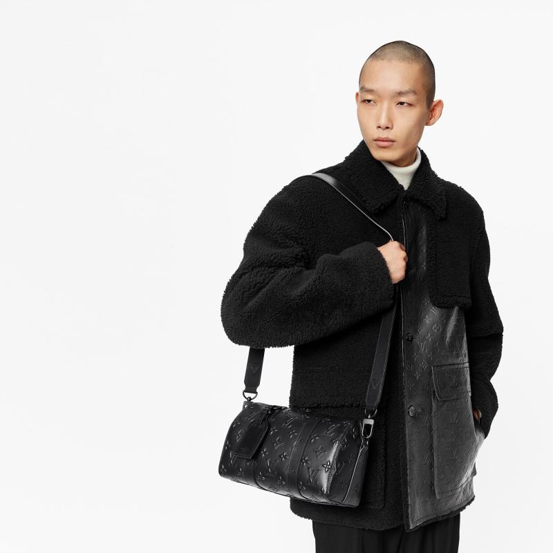 Louis Vuitton men's messenger bag and shoulder bag LV M57955