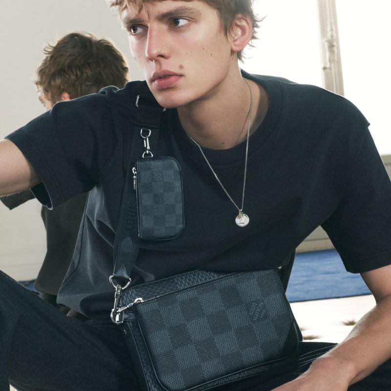 Louis Vuitton men's messenger bag and shoulder bag LV N50017