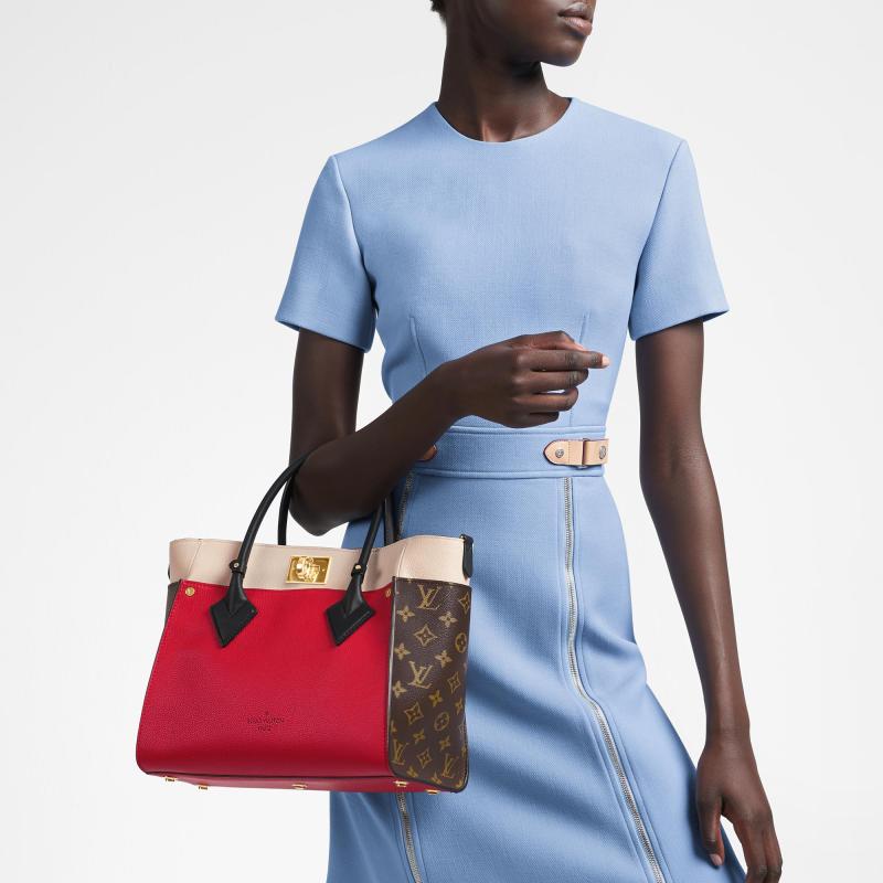 Louis Vuitton Women's Tote Bag Shoulder Bag LV M53824
