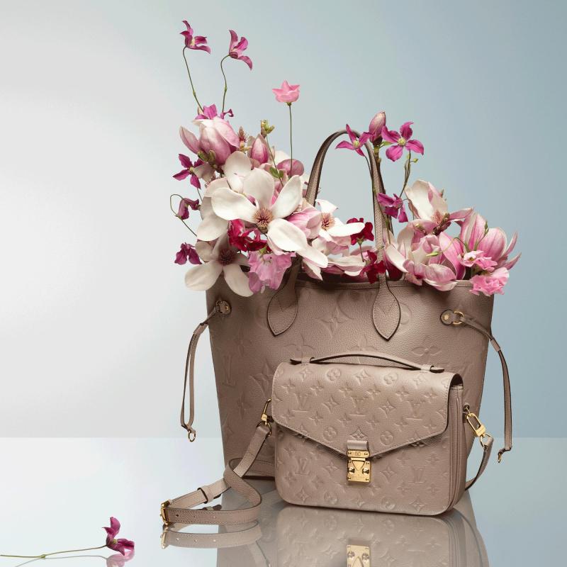 Louis Vuitton Women's Tote Bag Shoulder Bag LV M45686
