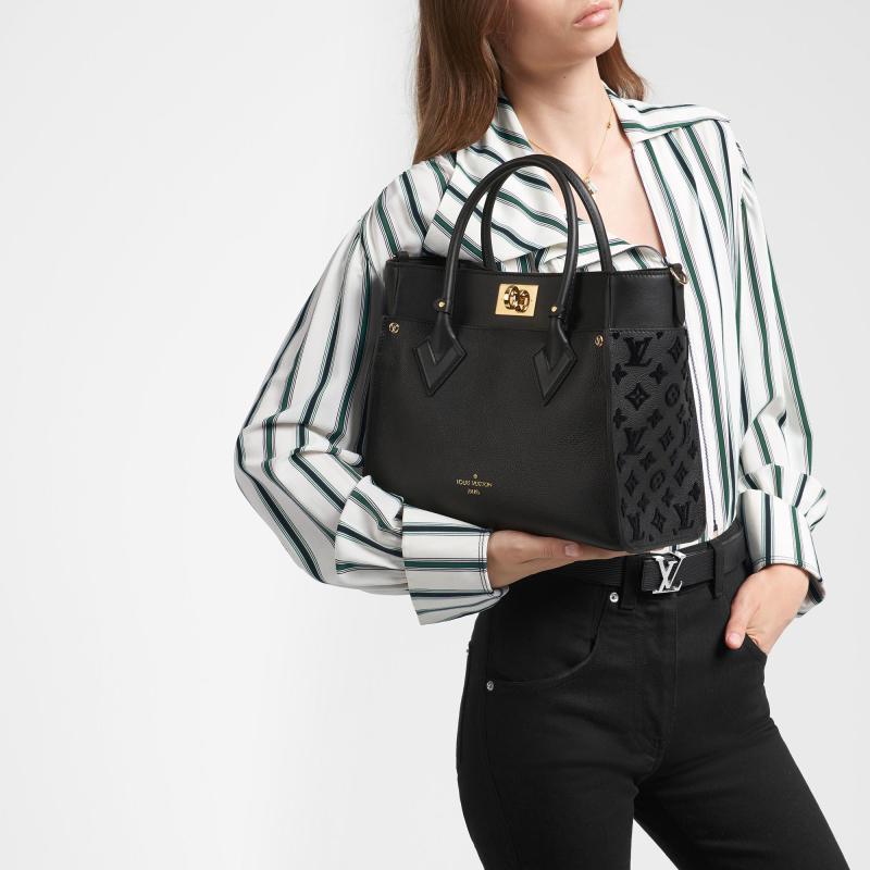 Louis Vuitton Women's Tote Bag Shoulder Bag LV M53826